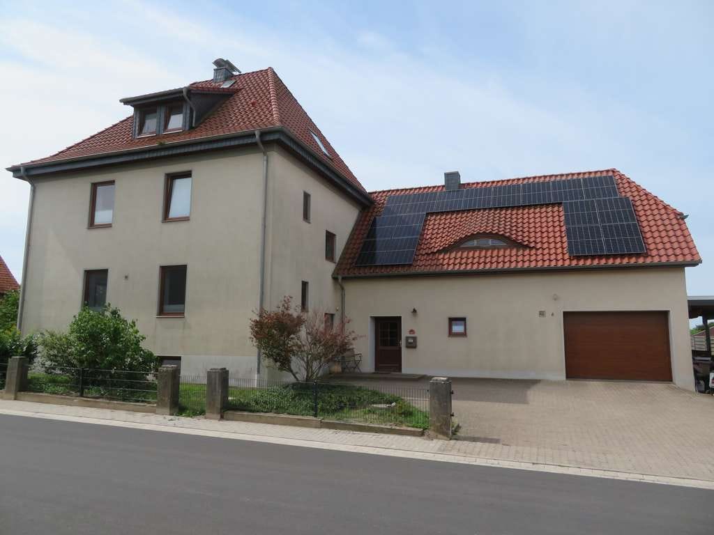 Immobilie in Lindhorst - *Lindhorst* großzügiges EFH mit ausbaubarem Anbau u. 1234 m² Grdst. - Bild 0