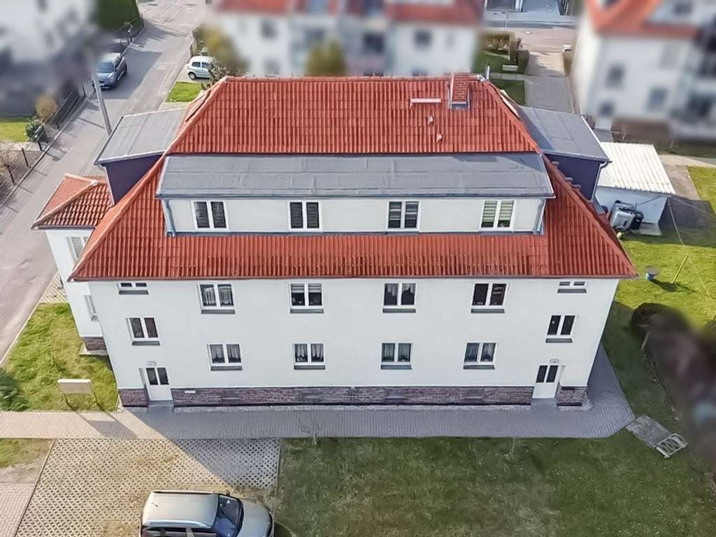 Immobilie in Zwenkau - Helle Dachgeschosswohnung mit 2,5 Zimmern &amp; Balkon unweit vom Zwenkauer See - Bild 3
