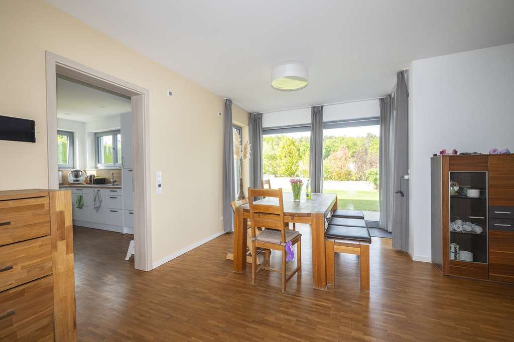 Immobilie in Burgebrach - Einfamilienhaus für die Familie mit großzügigem Garten - Bild 4