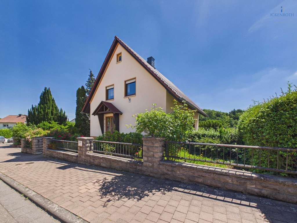 Immobilie in Bolanden - **Schönes EFH mit gr. Garage, guter Raumaufteilung & toller Gartenfläche - gute, ruhige Lage!** - Bild 2
