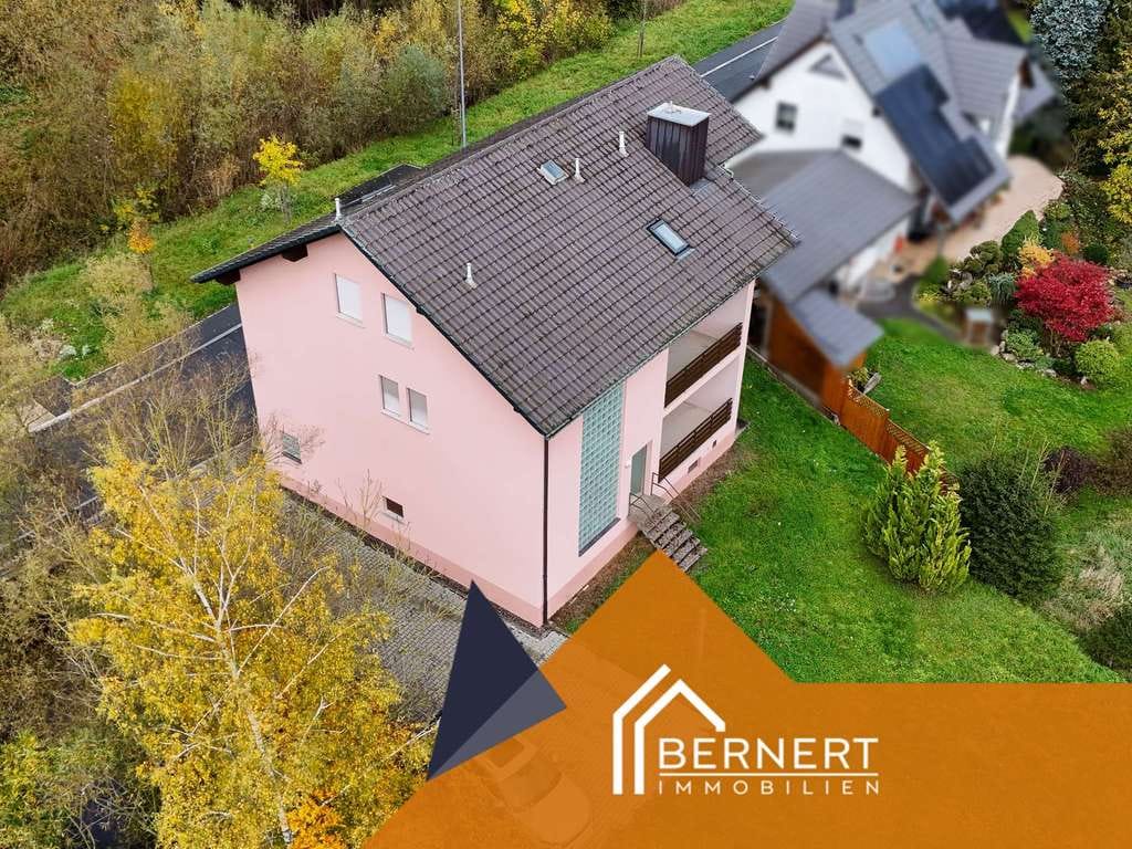 Immobilie in Lichtenfels - Großzügiges Dreifamilienhaus mit Balkon, Terrasse und vielseitigem Nutzungspotenzial - Bild 3