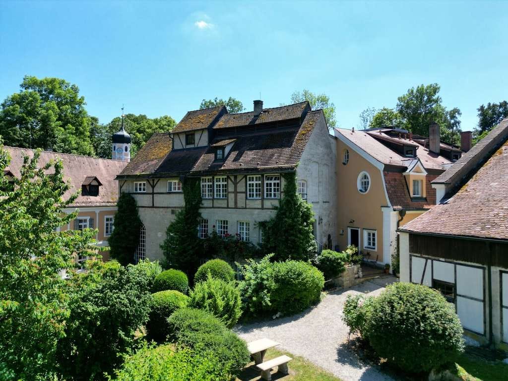 Immobilie in Dietfurt an der Altmühl - Wohnen im Schloss - Bild 1