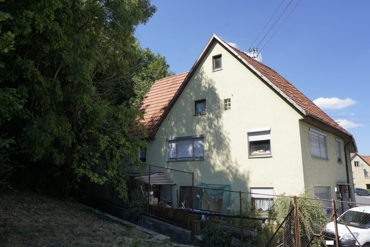 Immobilie in Burladingen - Bauernhaus mit Ausbaureserve wartet auf Sie! Haus, Kauf, Burladingen - Bild 2