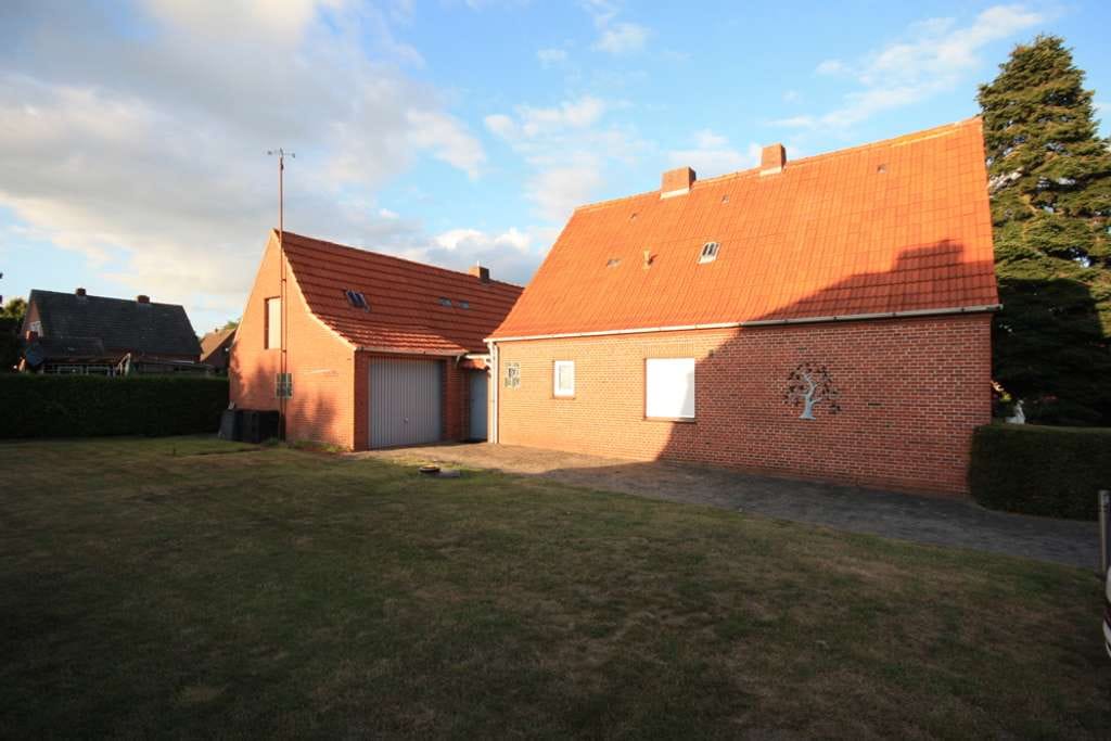 Immobilie in Weener - * Großes Grundstück * 4 Zimmer * Heizung von 2018 * Nebengebäude ca. 150 m² * Gäste WC * - Bild 2