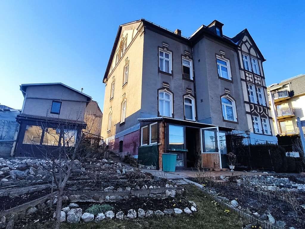 Immobilie in Adorf/Vogtland - 3-Familienhaus im Villenstil, mit Garage und Garten! - Bild 3