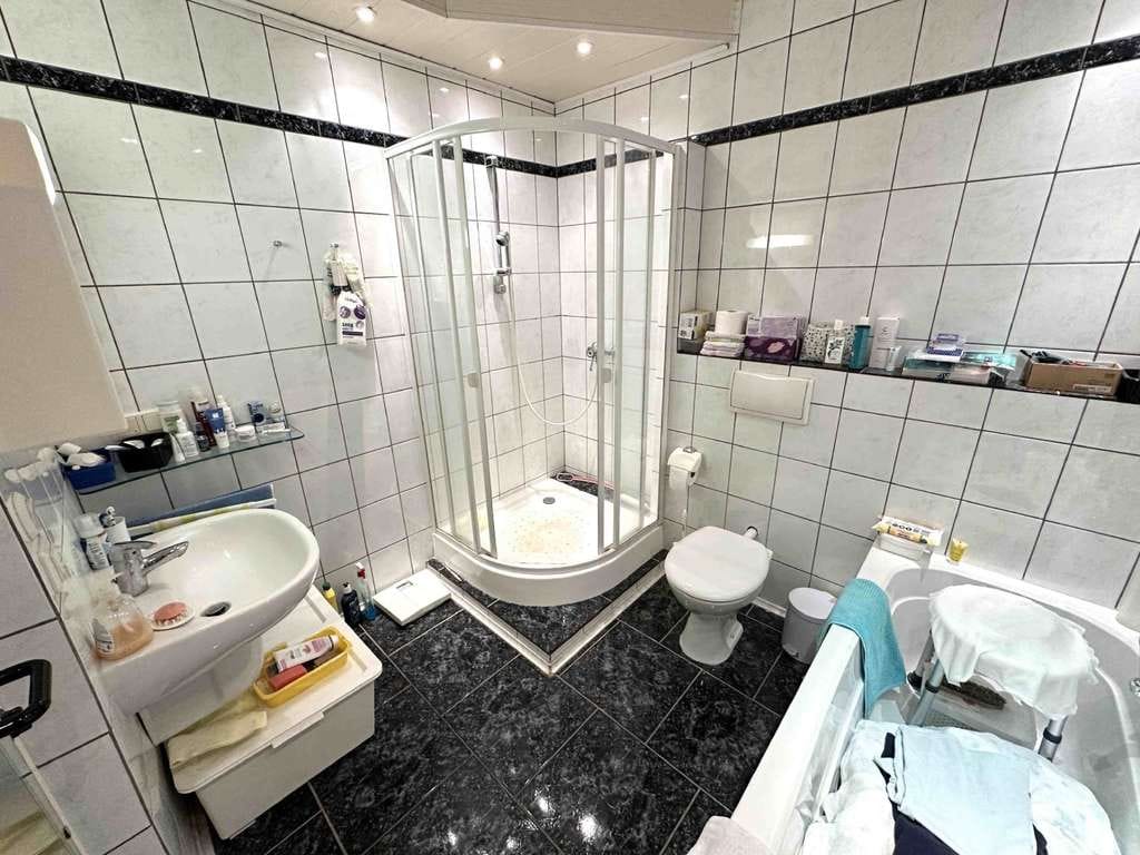 Immobilie in Kempen - Vermietete 3-Zimmer-Eigentumswohnung mit Balkon und Garagenstellplatz im Kempener Norden - Bild 2