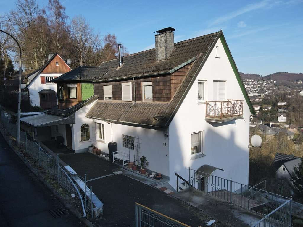 Immobilie in Werdohl - VR IMMO: Charmantes Wohnhaus mit Weitblick über Werdohl - viel Potenzial in ruhiger Lage. - Bild 1