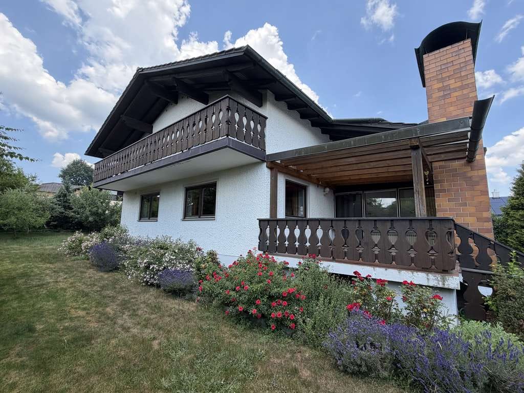Immobilie in Mainburg - WOHNEN IN DER HALLERTAU - GROSSZÜGIGES EINFAMILIENHAUS MIT GARTEN IN RUHIGER SIEDLUNGSLAGE - Bild 0