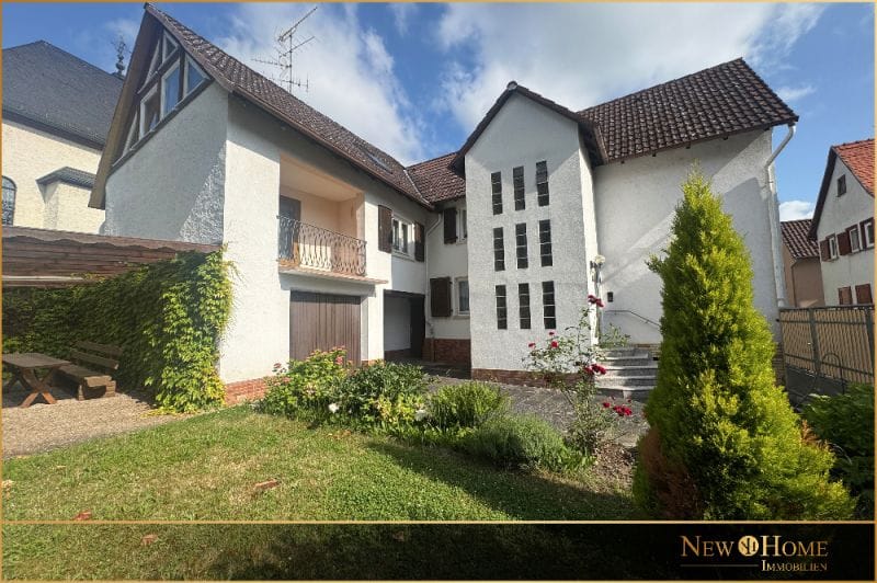 Immobilie in Ober-Mörlen - Viel Raum für Zukunftsideen! Mehrgenerationshaus für große Familien oder clevere Investoren! - Bild 0