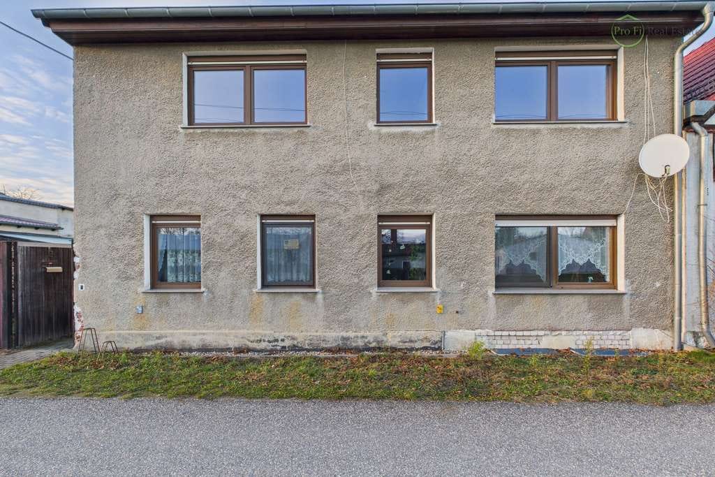 Immobilie in Doberlug-Kirchhain - Energieeffizientes Einfamilienhaus mit Kamin, Garten & Doppelgarage in ruhiger Lage - Bild 0