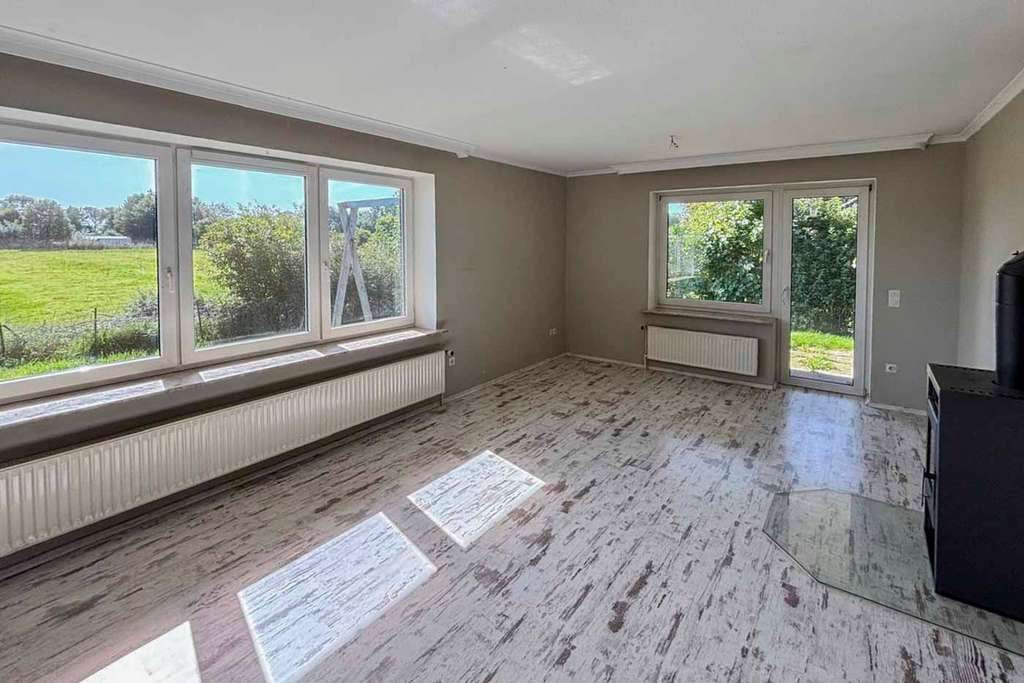 Immobilie in Emmelsbüll-Horsbüll - Einfamilienhaus mit Vollkeller in Feldrandlage mit Weitblick - Bild 2