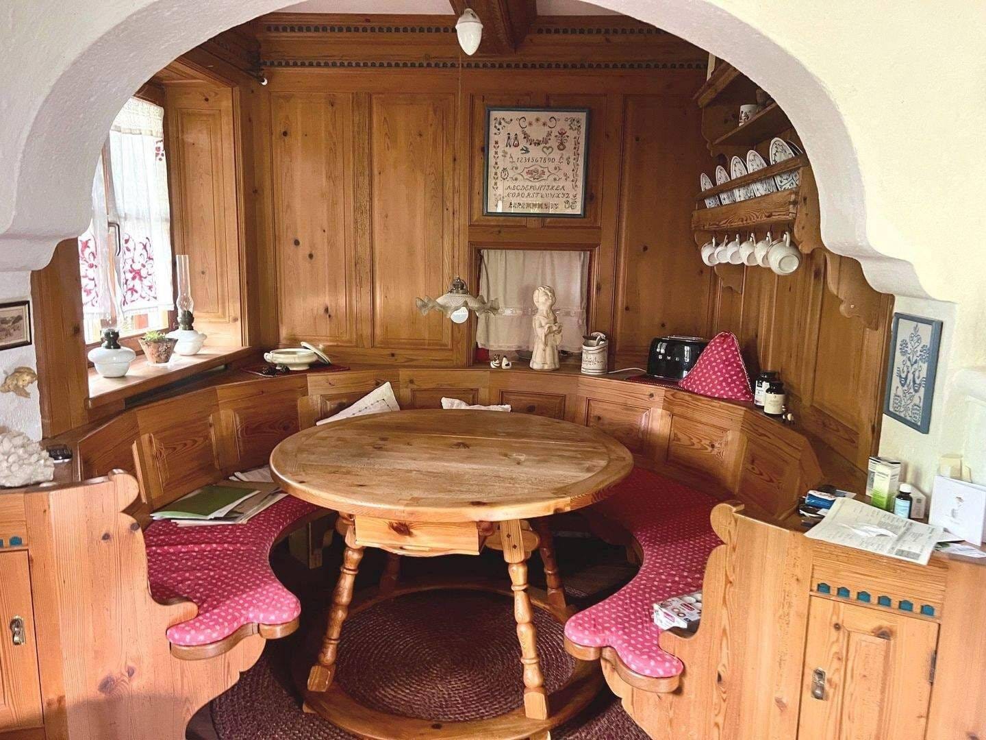 Immobilie in Amerang - Gemütliches Wohnen im Ameranger Idyll – Unikat mit seltenem Handwerkstil - Bild 1