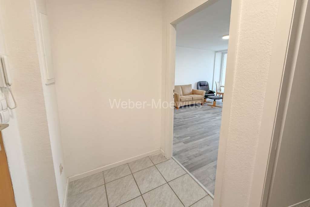 Immobilie in Sankt Augustin - Single-Apartment mit Loggia im 5. OG / Aufzug vorhanden / zentrale Lage, alles fußläufig erreichbar - Bild 2