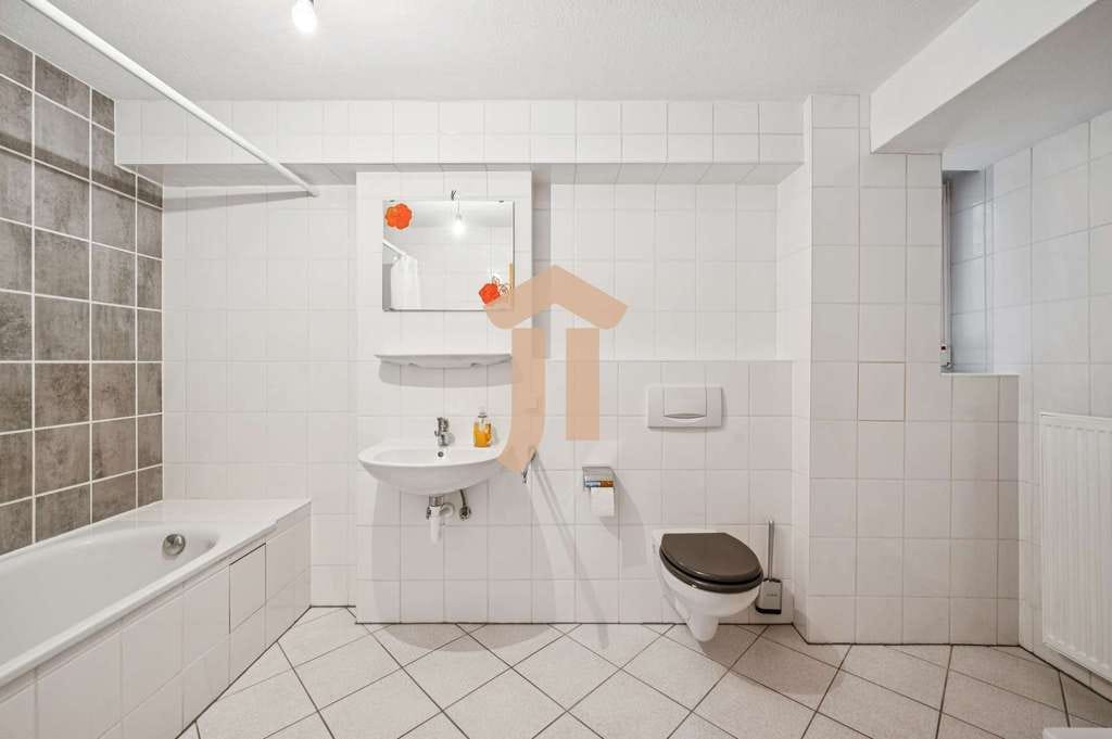 Immobilie in Römerberg - Sofort verfügbar: Renovierte 4-Zimmer-Wohnung mit großer Sonnenterrasse in Römerberg bei Speyer - Bild 4