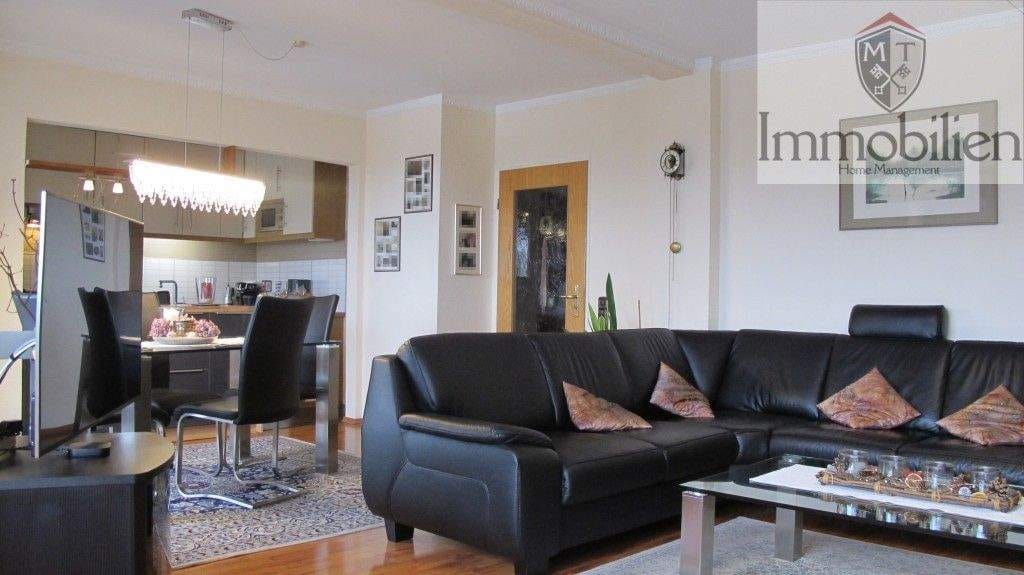 Immobilie in Wickede (Ruhr) - Schöne 3-Zi.-Wohnung mit Loggia und Weitblick - Bild 0