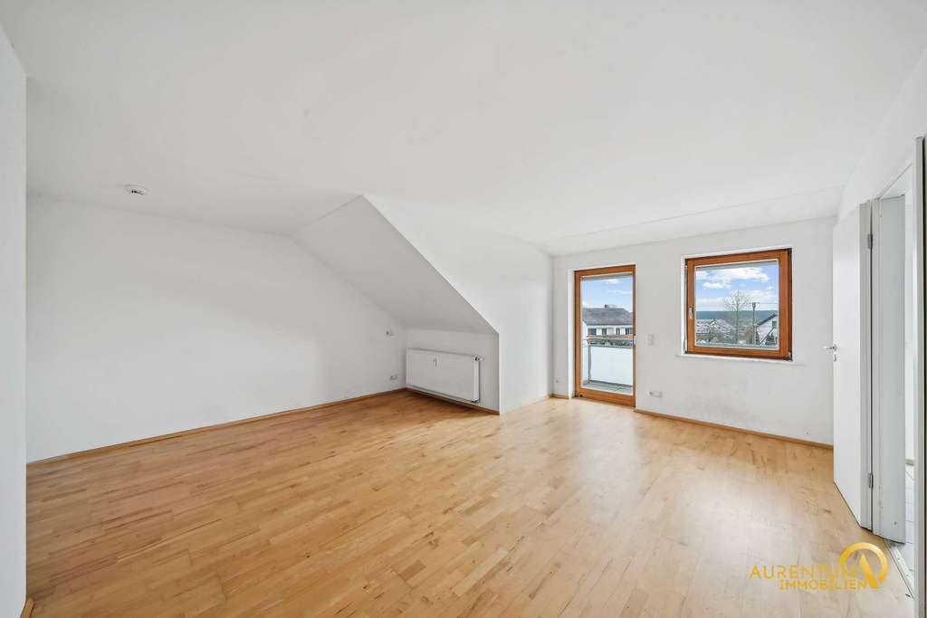 Immobilie in Abensberg - Gepflegte 2-Zimmer-Dachgeschosswohnung mit Balkon und 83,8 m² – sofort bezugsfrei in Arnhofen - Bild 0