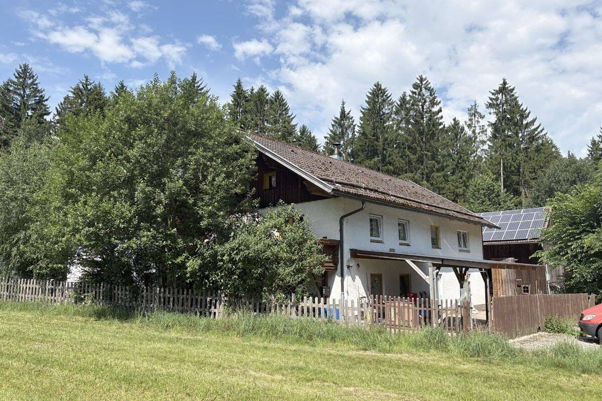Immobilie in Prackenbach - Teilsaniertes Anwesen bei Prackenbach... - Bild 1
