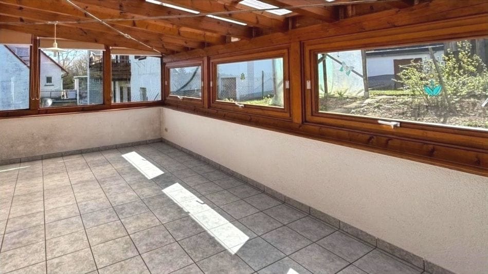 Immobilie in Sulz am Neckar - Viel Platz für die ganze Familie -erschwingliches Eigenheim - Bild 3