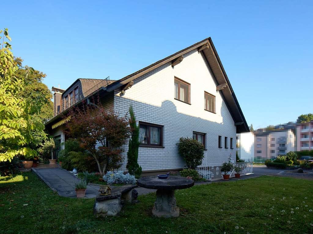 Immobilie in Schöneck - Viel Wohnfläche ♦ Einliegerwohnung ♦ ruhige Lage ♦ gute Infrastruktur - Bild 1