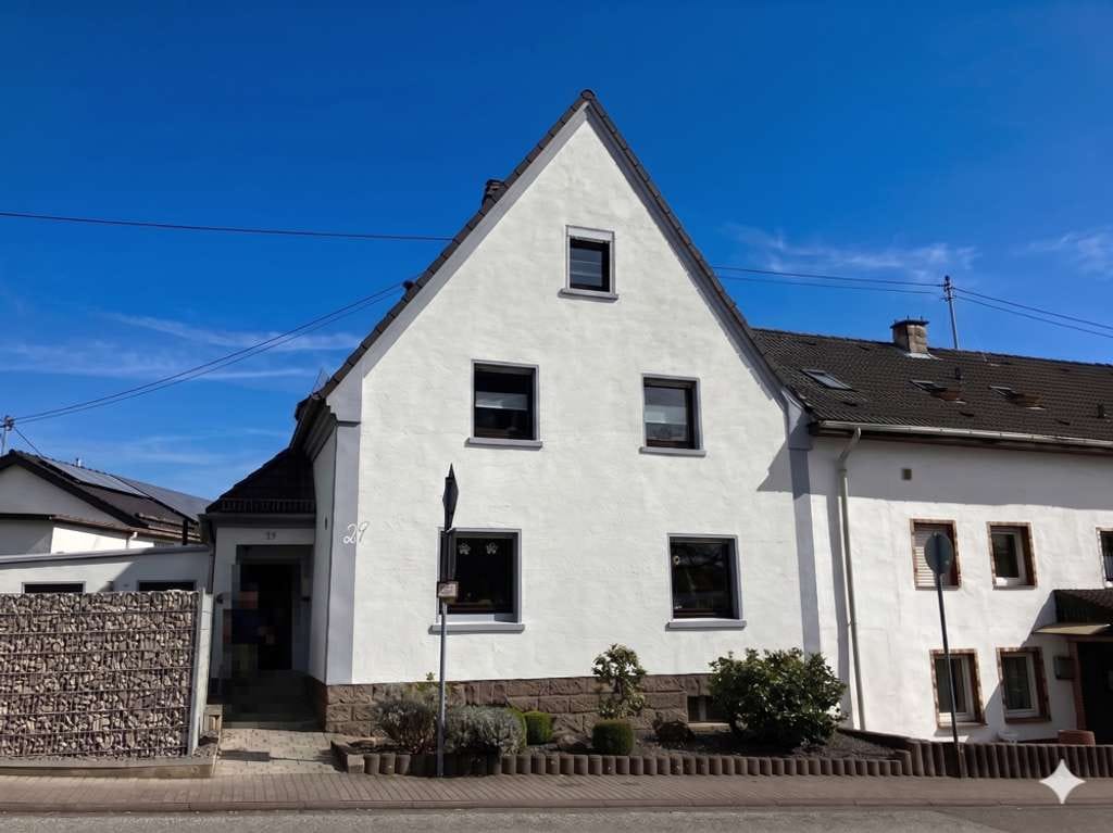 Immobilie in Nauort - Sehr gute Anbindung + attraktive Lage: Bezugsfertiges & komfortables Zuhause in 56237 Nauort! - Bild 2