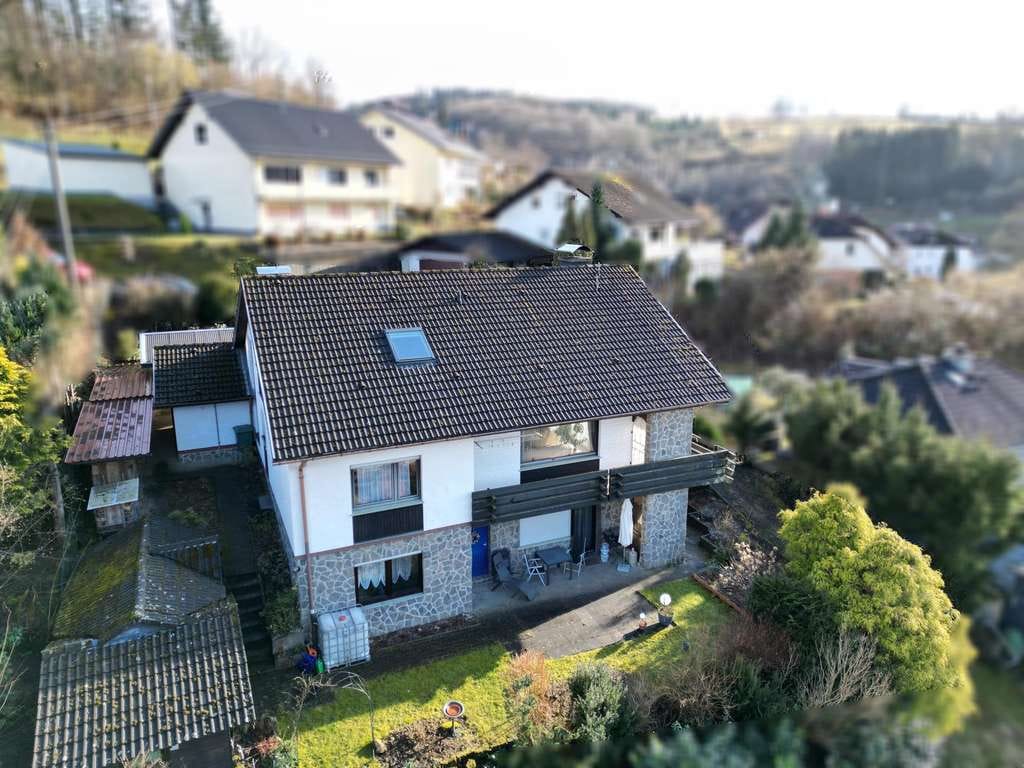 Immobilie in Flörsbachtal - Ein Zuhause für die Familie -  Einfamilienhaus mit tollem Ausblick - Bild 2