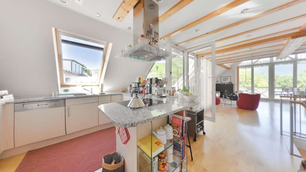 Immobilie in Kiedrich - * Kiedrich: Wohnen mit Ausblick – großzügige Maisonettewohnung mit zwei Balkonen und einer Loggia * - Bild 3