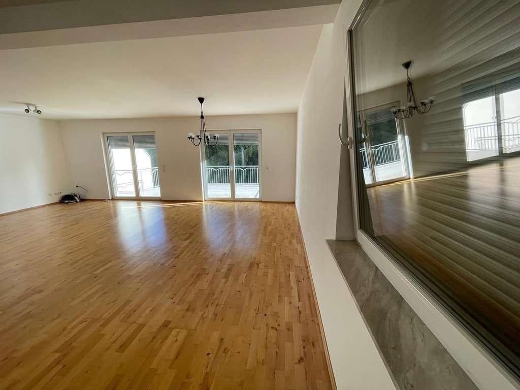 Immobilie in Idstein - Geräumige 7-Zimmer-Doppelhaushälfte in Idstein - Bild 3