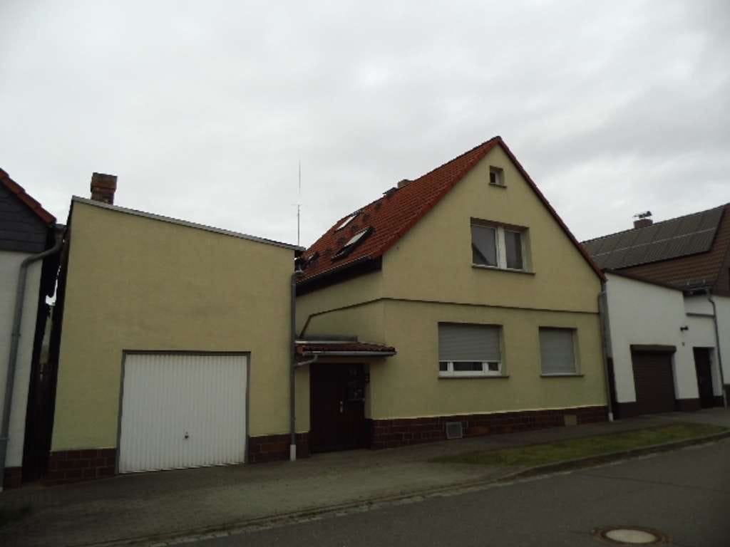 Immobilie in Klostermansfeld - Einfamilienhaus mit Garage in Klostermansfeld zu verkaufen - Bild 0