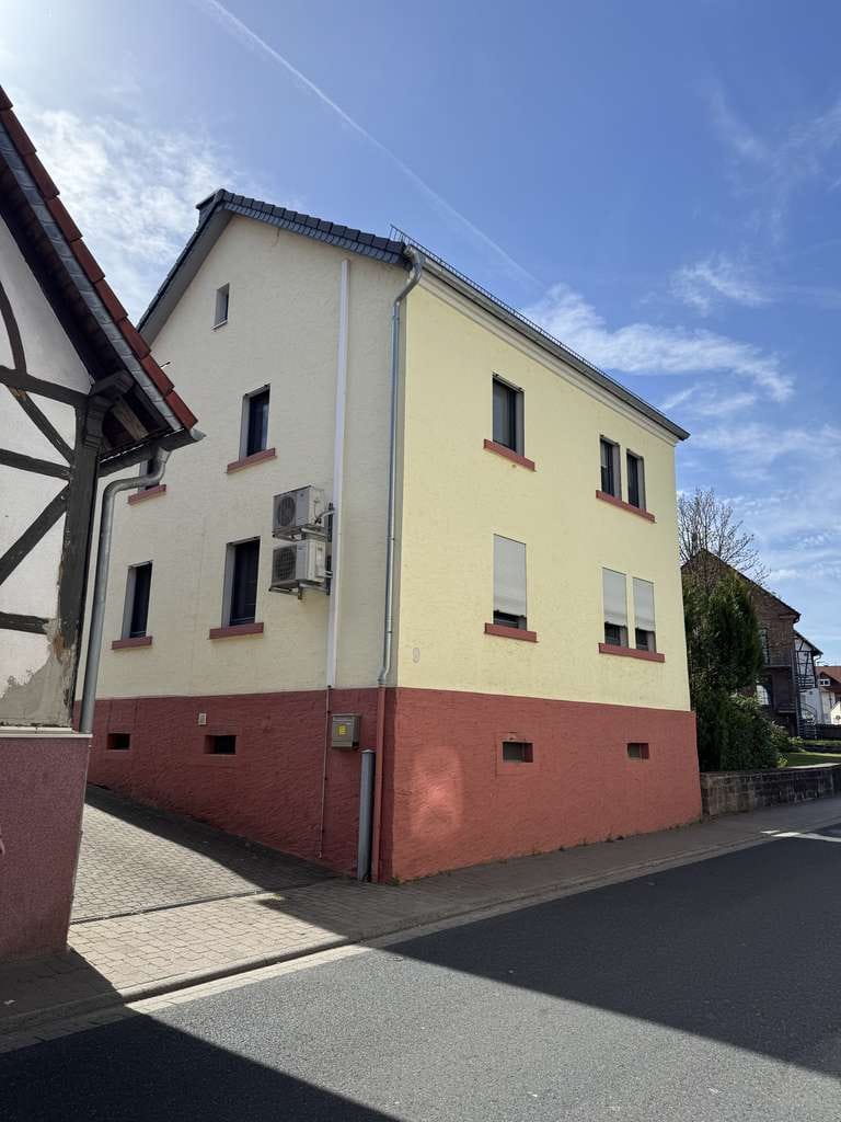Immobilie in Schöllkrippen - Gemütliches Einfamilienhaus in Schneppenbach mit Garage und Garten - Bild 0