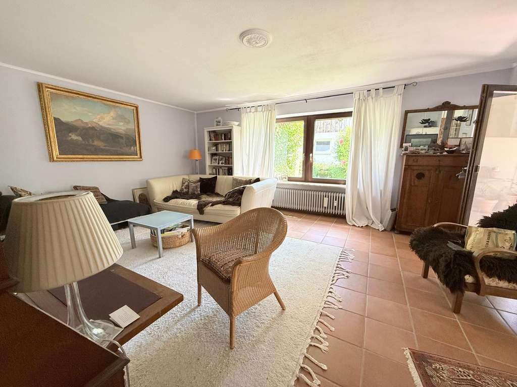 Immobilie in Kaufering - *Dorf-KaufeIring/Alt-Kaufering*Idyllische Wohnung mit herrlichem Gartengrundstück und Terrasse* - Bild 2