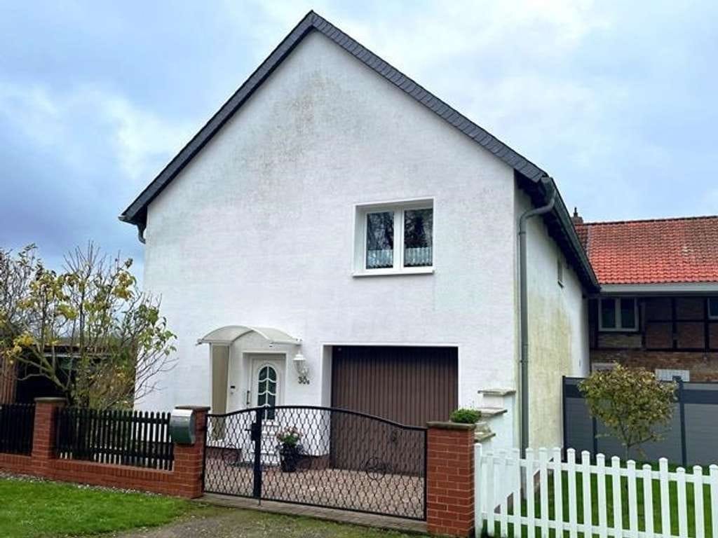 Immobilie in Osterwieck - Freistehendes 1-2 Familienhaus in ländlicher Idylle – Viel Platz für die große Familie - Bild 1