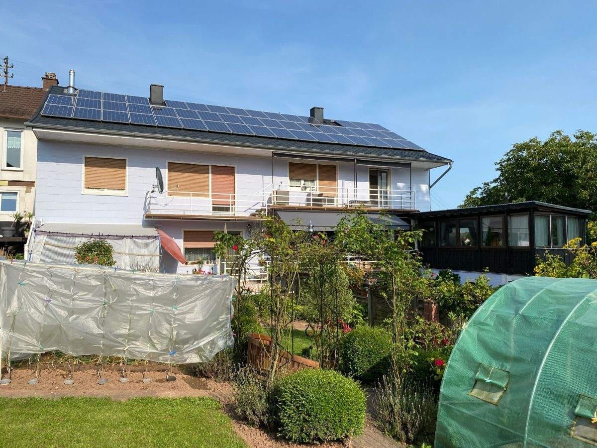 Immobilie in Battweiler - Schönes 2 FH mit wundervoller Aussicht, 2 Garagen, gr. Garten, PV-Anlage, in Battweiler (AW162) - Bild 1