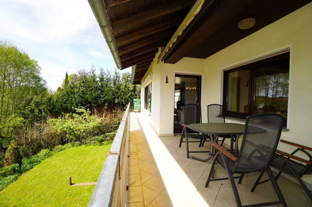 Immobilie in Schieder-Schwalenberg - Einfamilienhaus mit Einliegerwohnung und großem Garten in Schieder-Schwalenberg - Bild 3