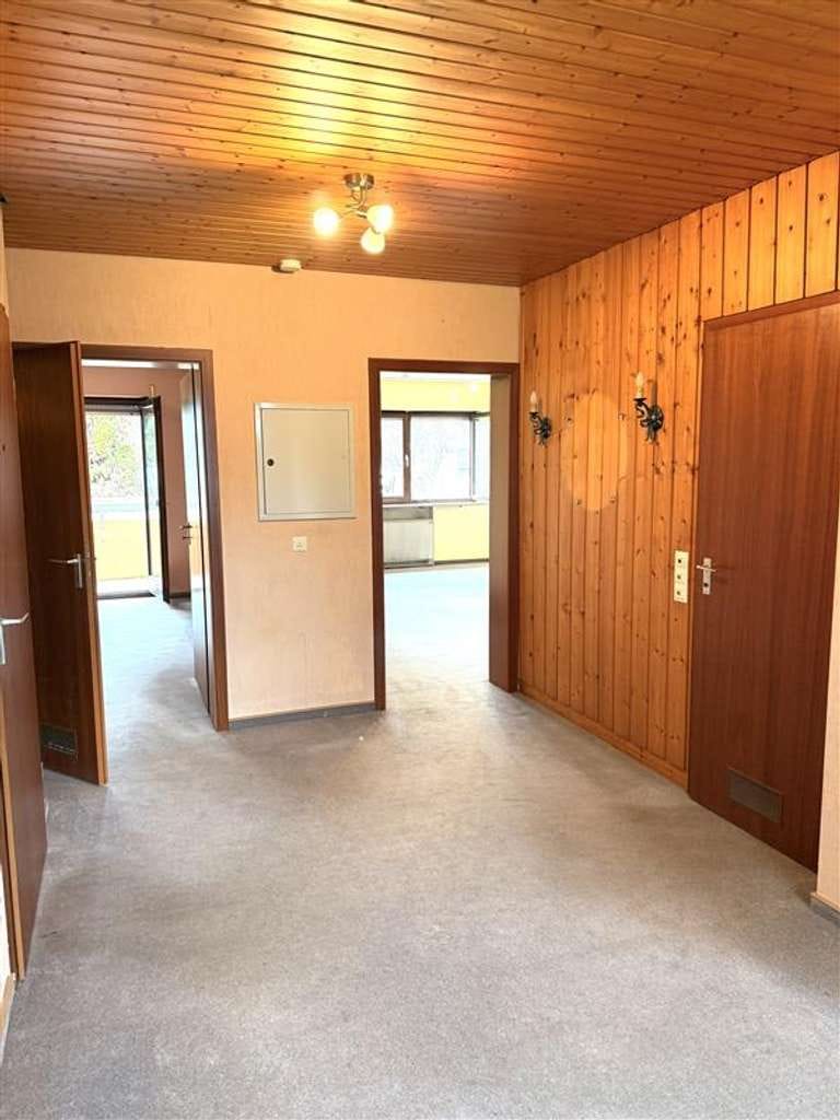 Immobilie in Schwaikheim - 2-Zimmer-Wohnung mit viel Potenzial zu verkaufen - ideal für Eigennutzer & Kapitalanleger - Bild 1