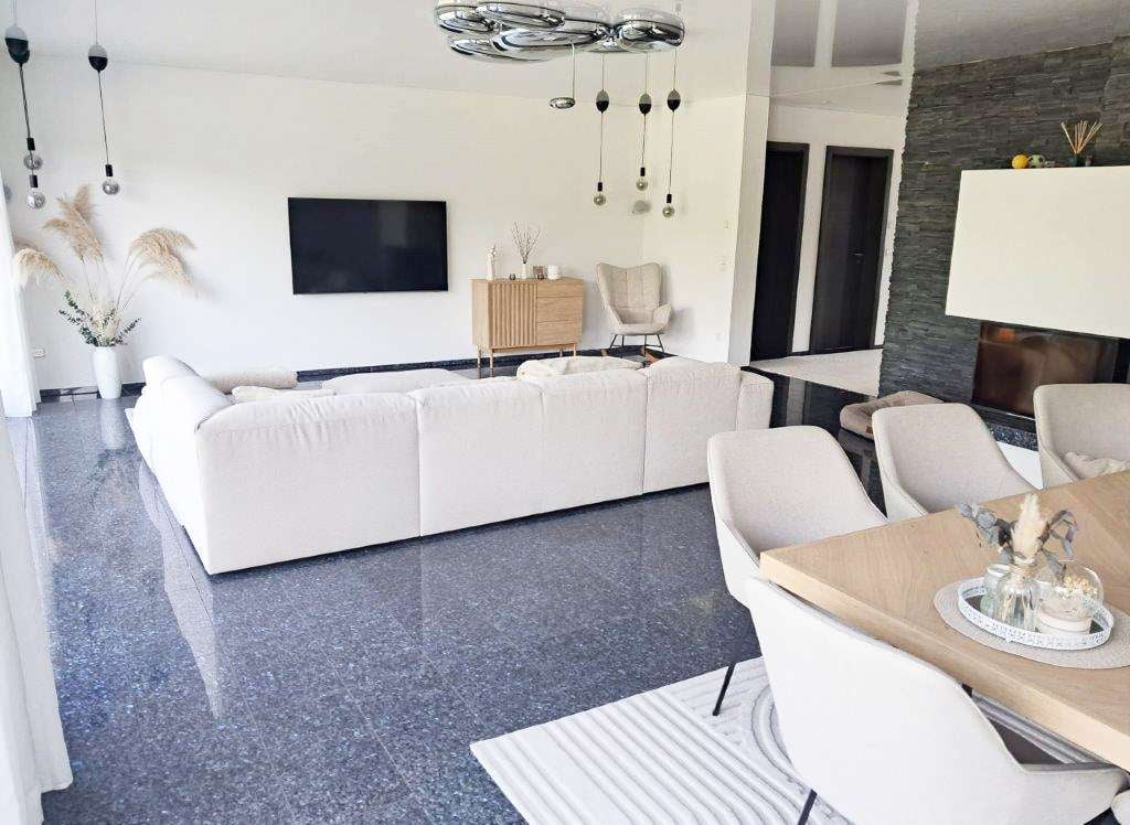Immobilie in Altweidelbach - Repräsentativer Bauhaus Stil mit gehobener Ausstattung - Bild 1