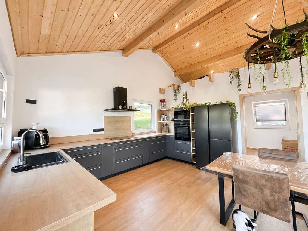 Immobilie in Ludwigsau - Einziehen und wohlfühlen: Moderner Bungalow mit Terasse und großem Grundstück - Bild 4