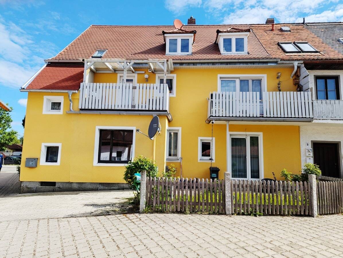 Immobilie in Pfaffing - Flexible Wohnlösung mit Potenzial - zwei Wohneinheiten auf ca. 127 m² - Bild 0