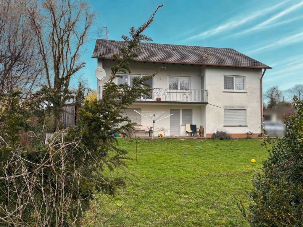 Immobilie in Knetzgau - Solides Einfamilienhaus mit Einliegerwohnung in Westheim - Bild 0