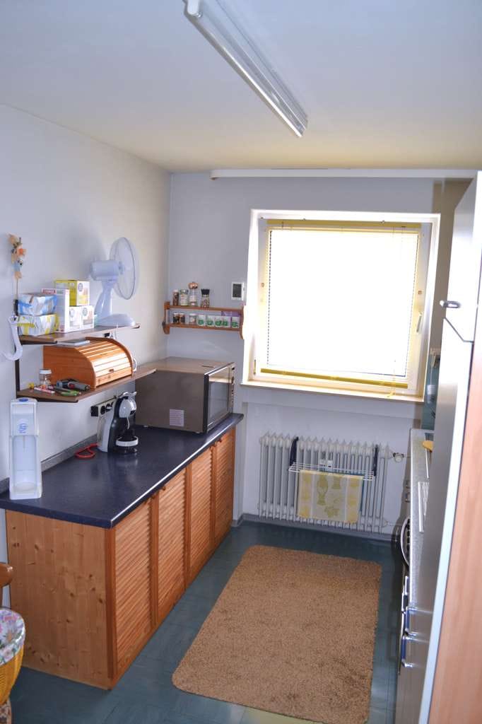 Immobilie in Bad Kreuznach - Ruhige 2-ZKB-Eigentumswohnung mit Balkon & Garage, neues Dach bereits bezahlt - Bild 4