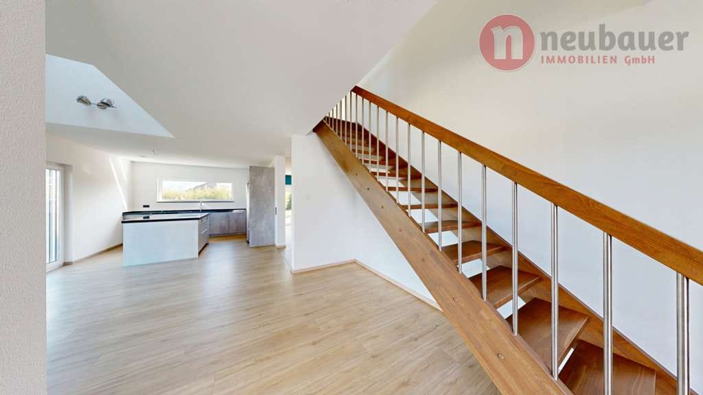 Immobilie in Radbruch - Modernes Einfamilienhaus mit Galerie, Wärmepumpe, Smart Home und großem Grundstück in ruhiger Lage - Bild 2