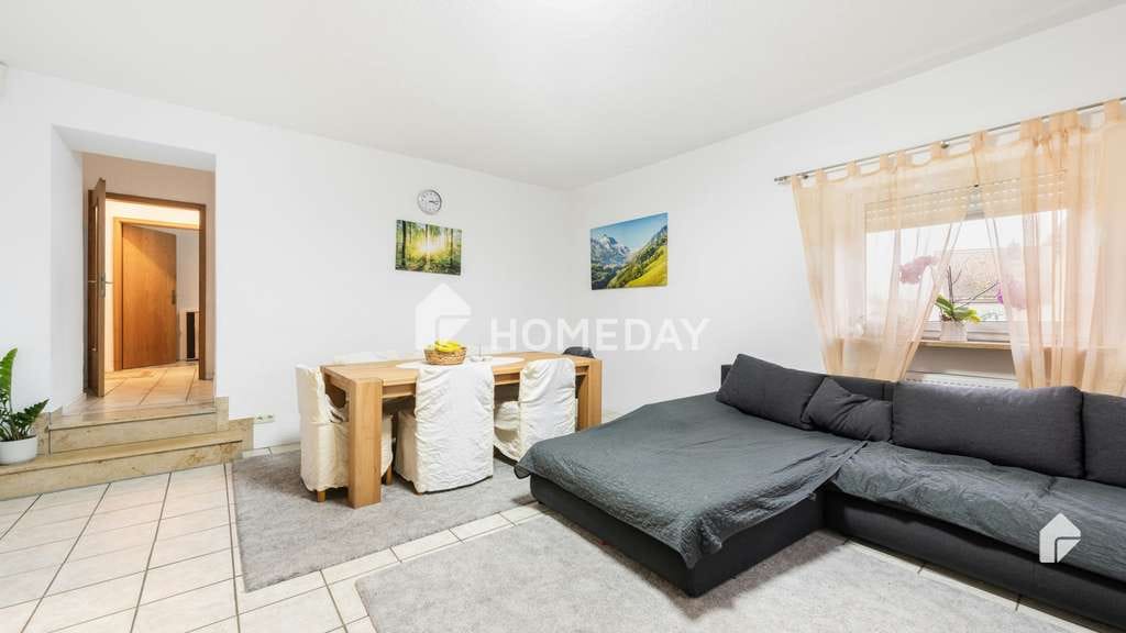 Immobilie in Siegenburg - Attraktive 3-Zimmer-Wohnung mit Carport-Stellplatz in Siegenburg - Bild 0