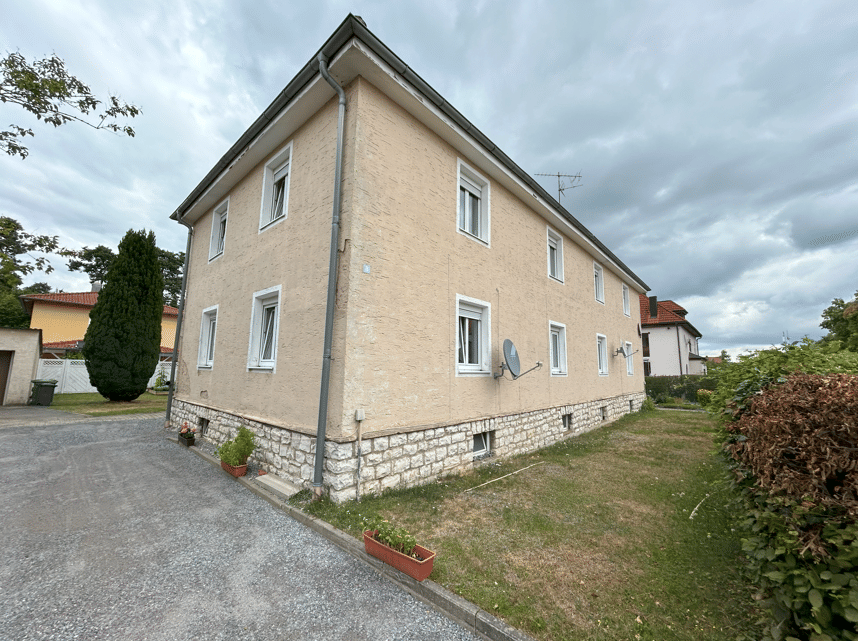 Immobilie in Maxhütte-Haidhof - Ein Doppelhaus mit 4 vermieteten Wohnungen in Maxhütte-Haidhof  - Bild 0