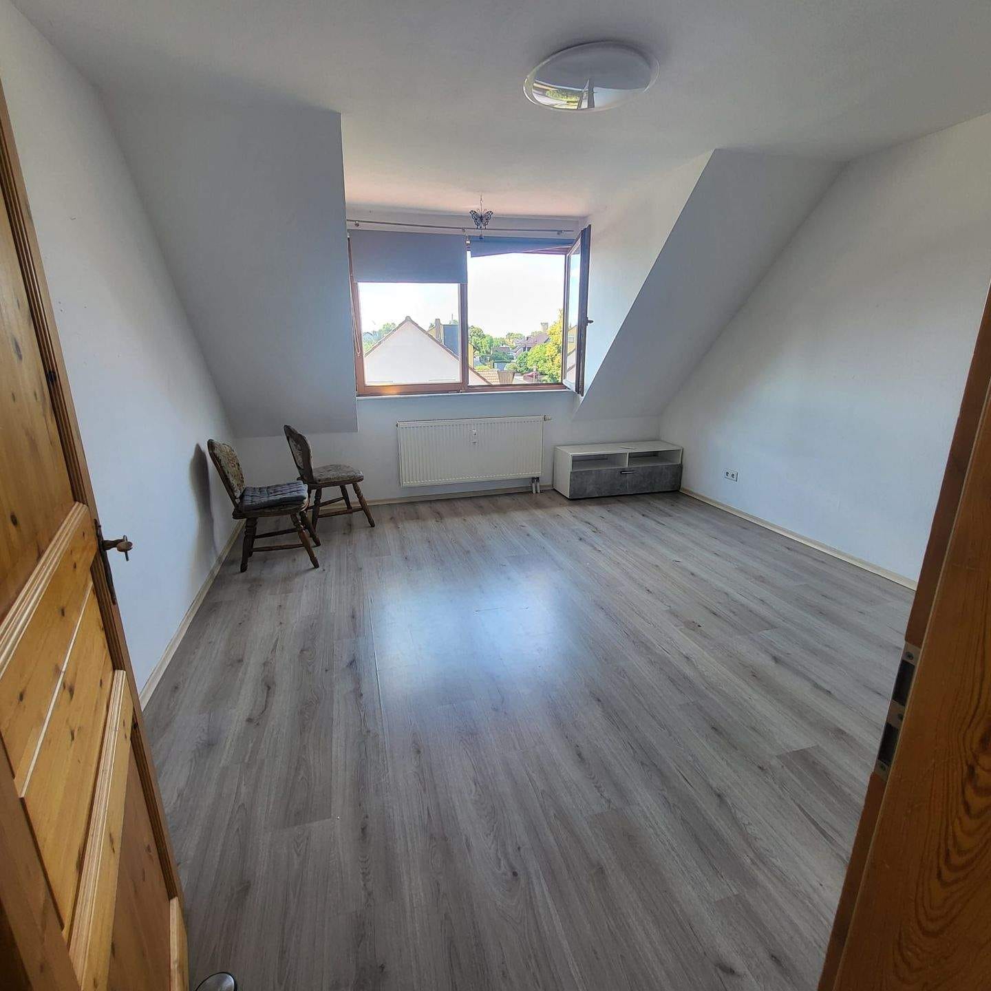 Immobilie in Bergtheim - Renditeobjekt: Wohnung 2 Zimmer , Wfl. 67 qm, Tageslicht-Bad m. Wanne, Heizung mit Solarthermie 2021 neu - Bild 0