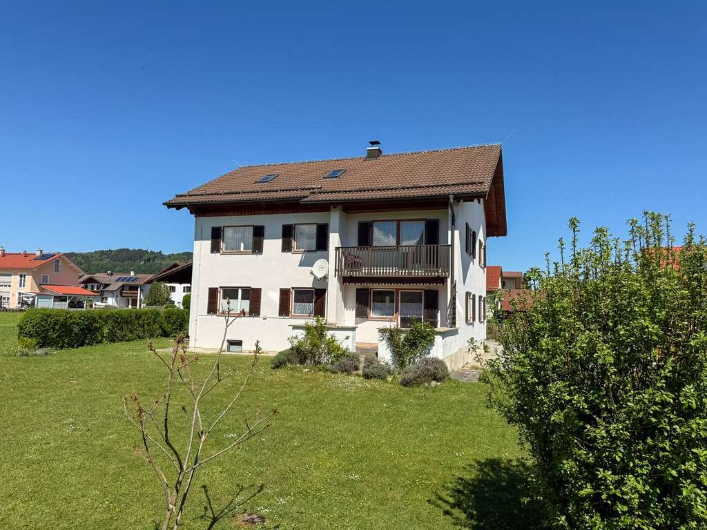 Immobilie in Peißenberg - Sonniges Dreifamilienhaus auf großem Grundstück, derzeit nicht vermietet! - Bild 2