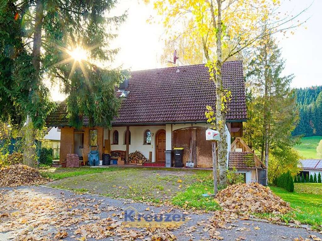 Immobilie in Wangen im Allgäu - Naturnah * Bezugsfrei * Individuell - Einfamilienhaus mit Einliegerwohnung - Teilort von Wangen  - Bild 0