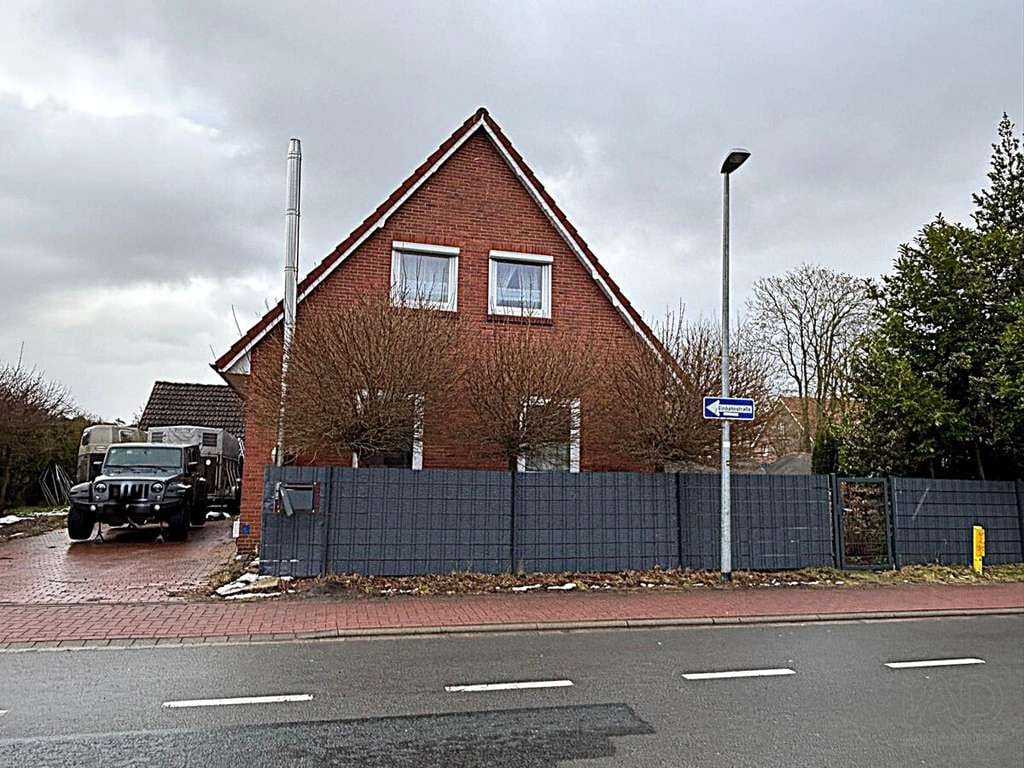 Immobilie in Rhauderfehn - Modernisiertes EFH in Rhauderfehn - ideal für Familien - großes Grundstück - Tierhaltung möglich - Bild 1