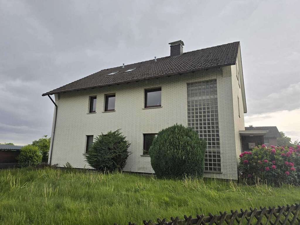 Immobilie in Bad Pyrmont - Mehrfamilienhaus mit 3 Wohneinheiten – Toplage Auf dem Hagen bei Bad Pyrmont ! - Bild 0