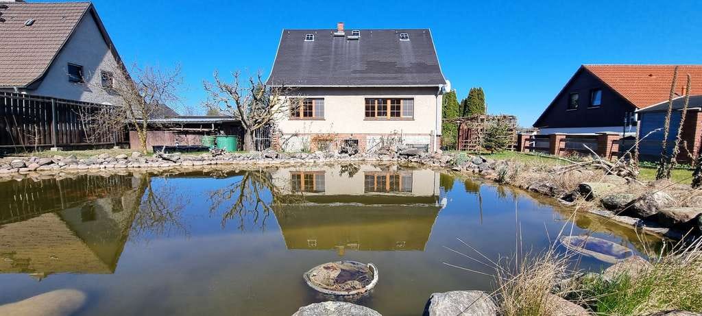 Immobilie in Pasewalk - Massives, voll unterkellertes Haus mit 2 Heizsystemen u. kl. Teich - Bild 1