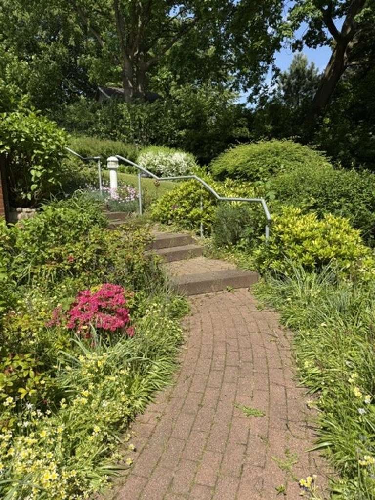 Immobilie in Fleckeby - Einfamilienhaus - ruhige Anhöhenlage im Grünen mit Blick über die Dächer der Nachbarschaft - Bild 1