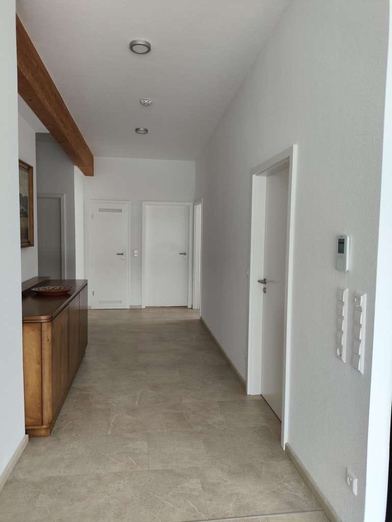 Immobilie in Geisingen - 3,5-Zimmer-Penthouse-Eigentumswohnung barrierefrei mit 2 nebeneinanderliegenden TG-Stellplätzen - Bild 3